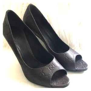 Authentic Gucci chocolate leather heels